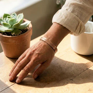 Verziertes Kupferarmband