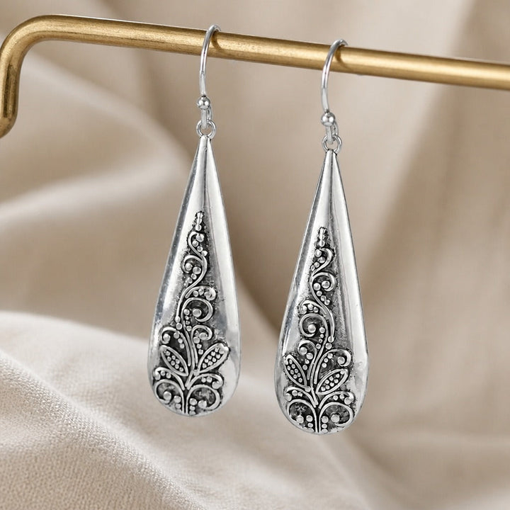 Vintage Ohrringe mit Blumenrelief