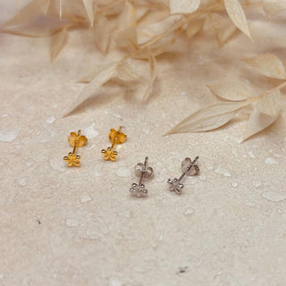 Gold- oder Silber-Ohrringe mit Blumenmotiv