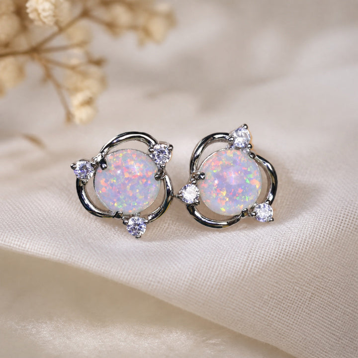 Runde Opal-Silber-Steckerohrringe