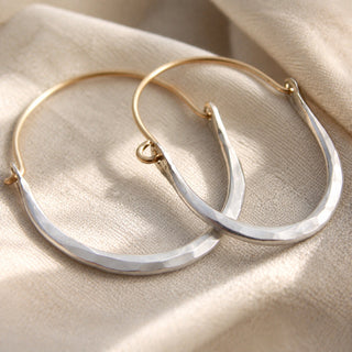 Minimalistische gehämmerte Silber-Hoops Ohrringe