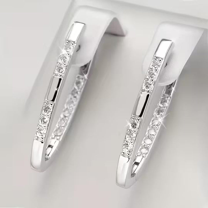 Elegante Ohrringe mit Zirkoniasteinen