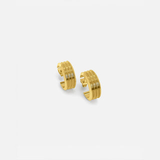 Faszinierende goldene Rippenohrringe