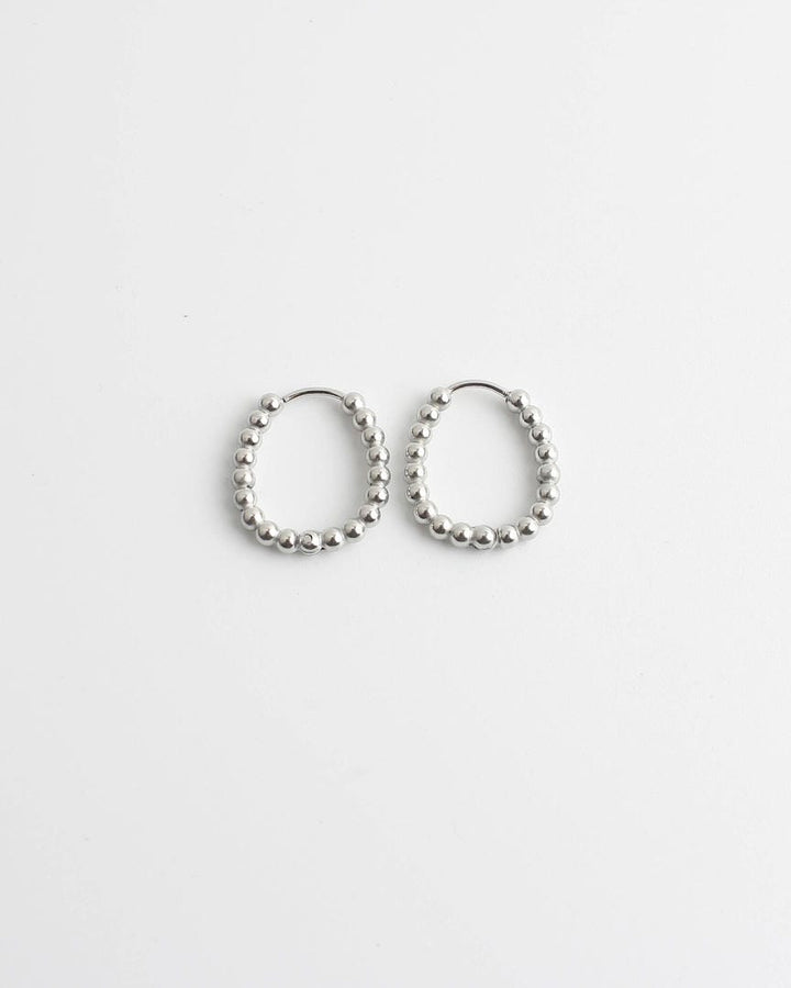 Auffällige Dotted Hoop-Ohrringe