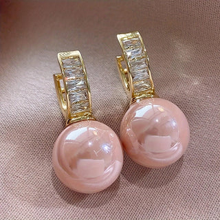 Pink Pearl Baguette Huggie-Ohrringe