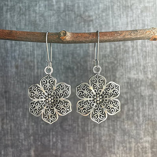 Vintage Bohemian Blumen-Ohrringe