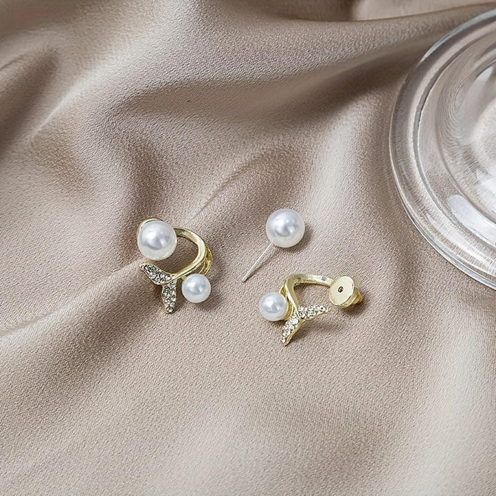 Perlen-Ohr-Cuff mit Walflossen-Motiv