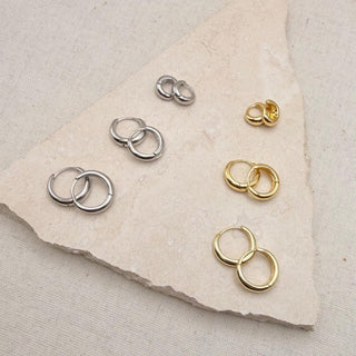Set mit 5 Paar dicken Gold- oder Silberohrringen