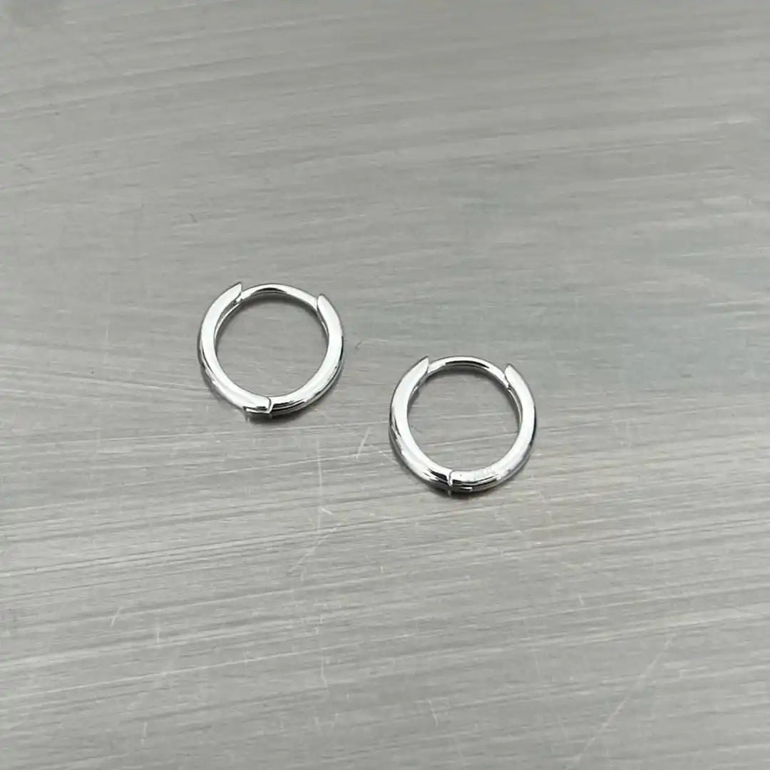 Set aus 2 Paar gebürsteten Silber-Minimal-Hoops