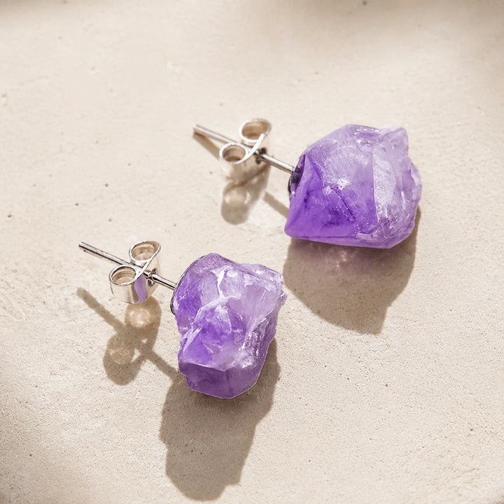 Abstrakte Kristall-Steckerohrringe Amethyst