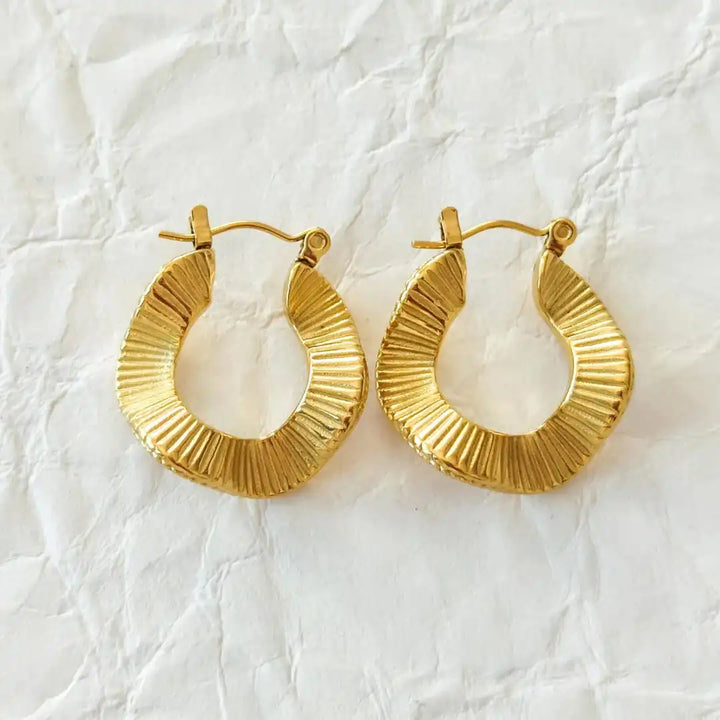 Alltags Gold Wellenohrringe