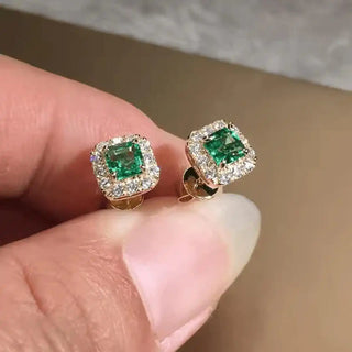 Edelstein-Quadrat-Ohrstecker mit Smaragd