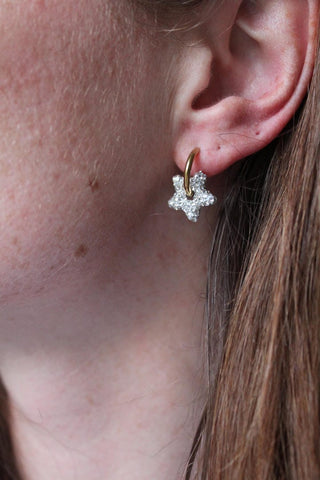 Toned Pave Star Creolen Ohrringe