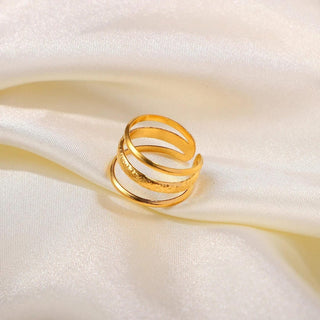 Veliora Radiant 3-lagige Gold-Ohrringe