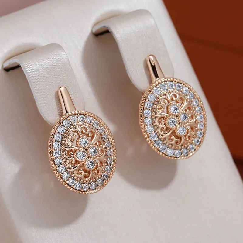 Elegante helle runde Ohrringe