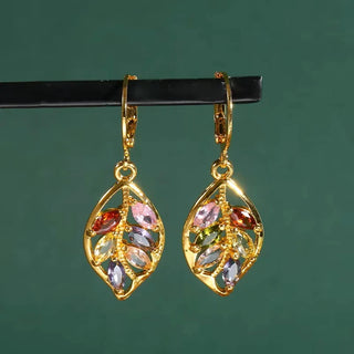 Bunte Vintage-Ohrringe mit Goldblatt