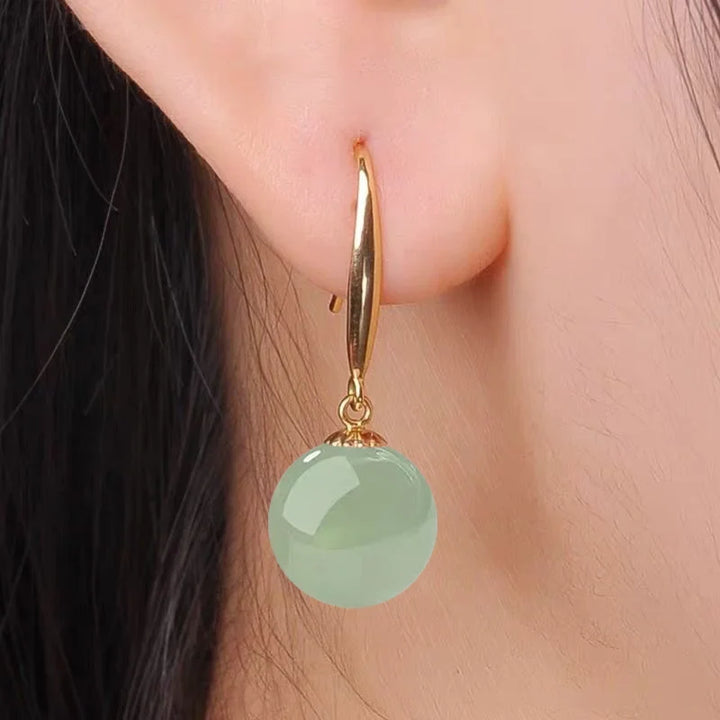 Anmutige Jade-Orb-Ohrringe
