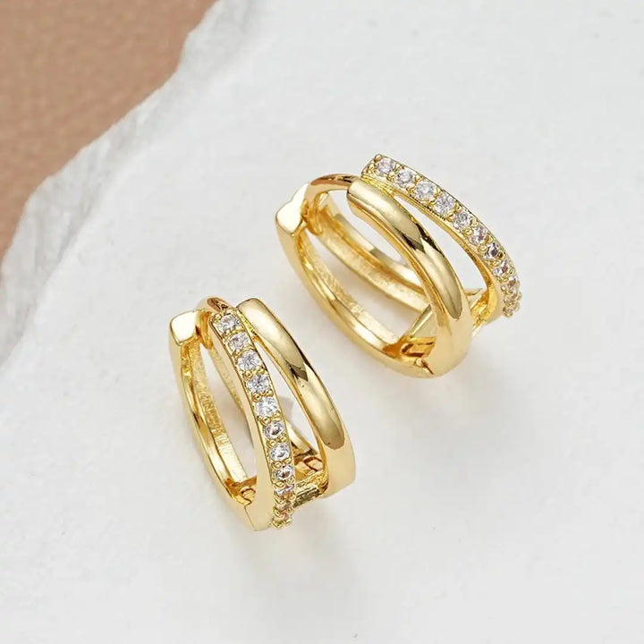 Zeitlose Creolen aus Gold mit Zirkon