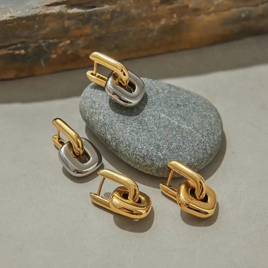 Minimalistische zweifarbige goldene ovale Ohrringe