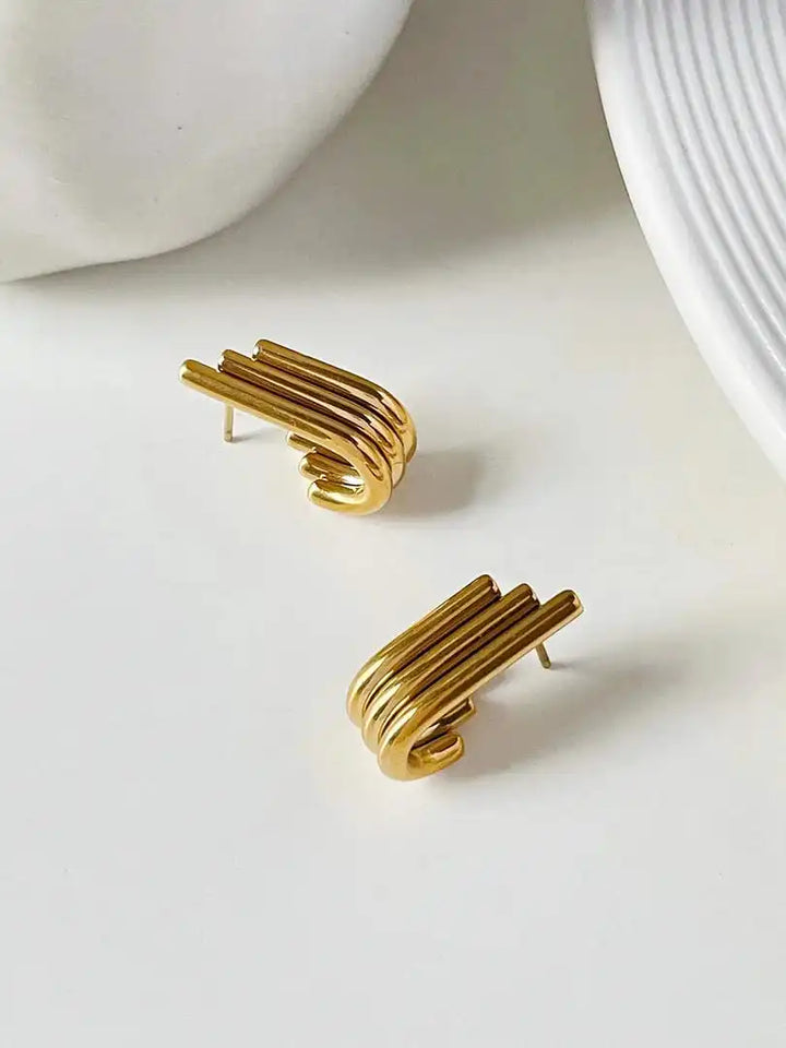 Glänzende, gewölbte, gerippte Gold-Ohrringe