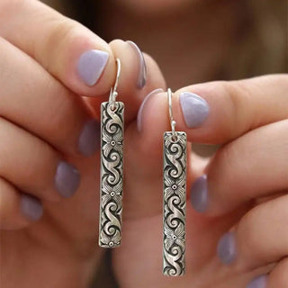 Klassische Silber-Scroll-Ohrringe