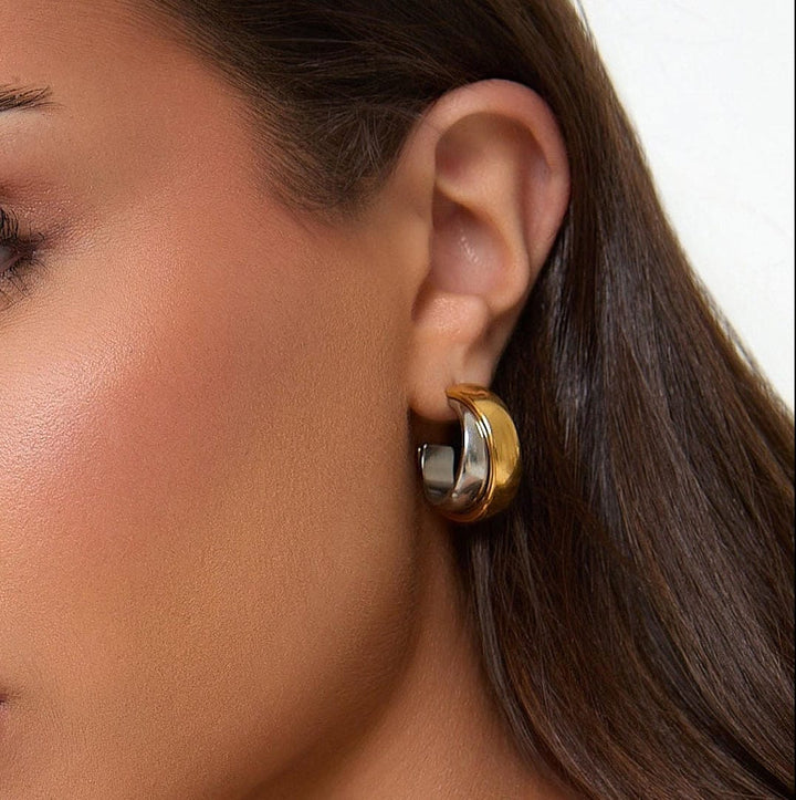 Stylische Ohrstecker in Gold und Silber
