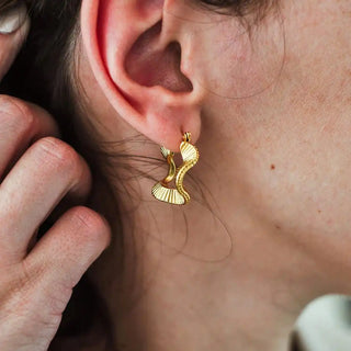 Alltags Gold Wellenohrringe