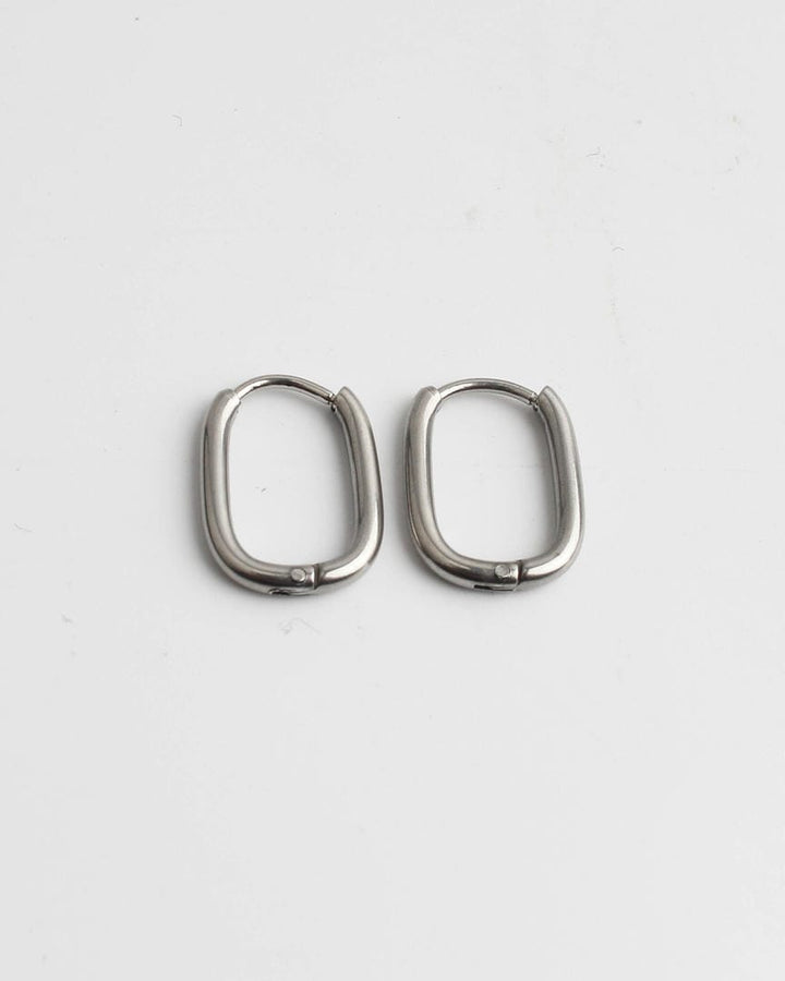 Elegante ovale Huggie-Ohrringe