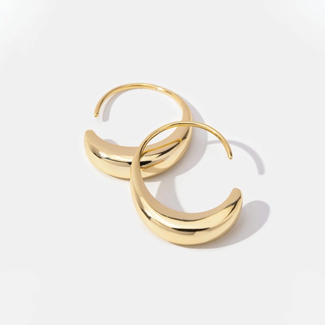 Goldene Tropfen-Hoop-Ohrringe, minimalistisch