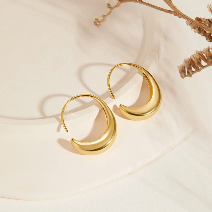 Goldene Tropfen-Hoop-Ohrringe, minimalistisch
