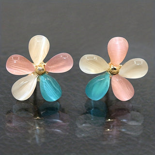 Pastellfarbene Blumen-Ohrstecker
