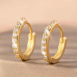 Zeitlose goldene Mini-Hoops Ohrringe