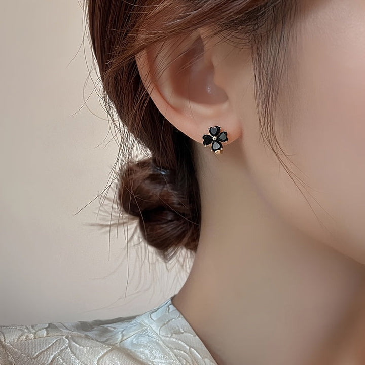 Exquisite Blumen-Ohrstecker
