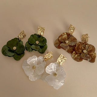 Elegante Boho-Blumenohringe