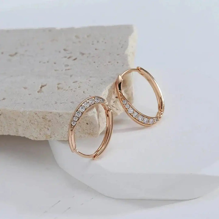 Elegante goldene Creolen